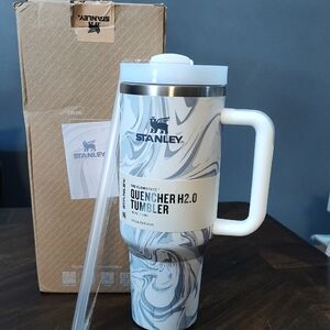 Stanley Marble White, Gray & Blue Quencher H2.0 Tumbler with Handle & Straw
